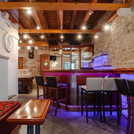 Miron - Adults Only Gæstehus 4*